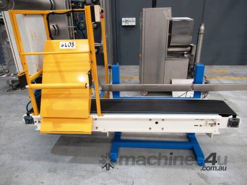 Bag Tipping Conveyor, Dimension: 2050mm L x 300mm W