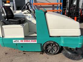 Used Tennant 6600 Power Sweeper - picture0' - Click to enlarge