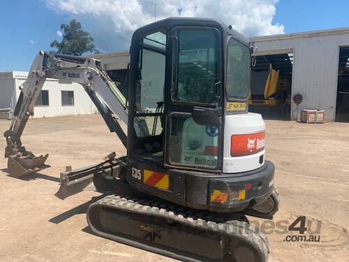 Used bobcat E35