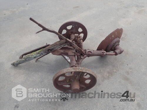 VINTAGE HORSE DRAWN SINGLE PLOUGH