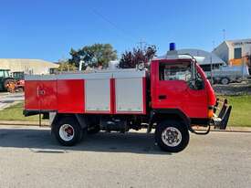 Truck Fire Truck Mitsubishi Canter 4x4 24000km SN1198  - picture2' - Click to enlarge