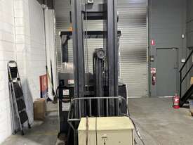 Crown 1.4t Ride on Reach Truck - picture1' - Click to enlarge