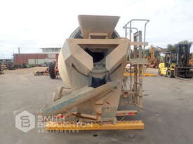 2010 MIXES AUSTRALIA AGITATOR CONCRETE MIXER - picture1' - Click to enlarge