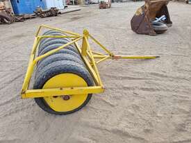 Trailing Rubber Tyred Roller - picture1' - Click to enlarge