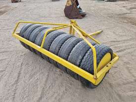 Trailing Rubber Tyred Roller - picture2' - Click to enlarge