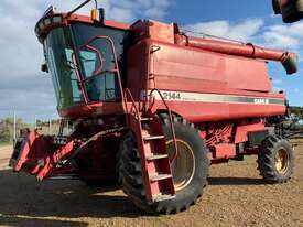 Case IH 2144 Axial Flow Combine & 1010 25ft Front - picture0' - Click to enlarge