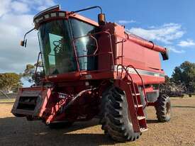 Case IH 2144 Axial Flow Combine & 1010 25ft Front - picture2' - Click to enlarge