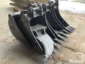 Bucket Set To Suit 8t Yanmar Excavator - picture0' - Click to enlarge