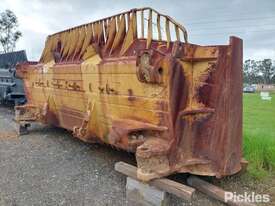 Caterpillar D11 Utility Dozer Blade - picture0' - Click to enlarge