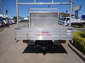 HINO DUTRO - picture2' - Click to enlarge