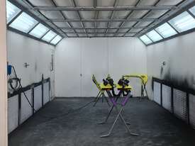 Fully operational paint booth with paint mixing room - picture0' - Click to enlarge