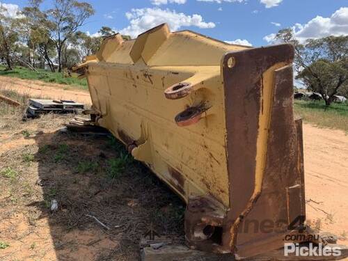 CAT D11 Dozer Blade Approx 5.3 M Long x 2.15 M High x Wear Plates Approx 40 mm Front 60mm Back ,Seri