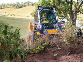 Skid Steer Loaders 3T - Perkins Engine + Range of Attachments - picture0' - Click to enlarge