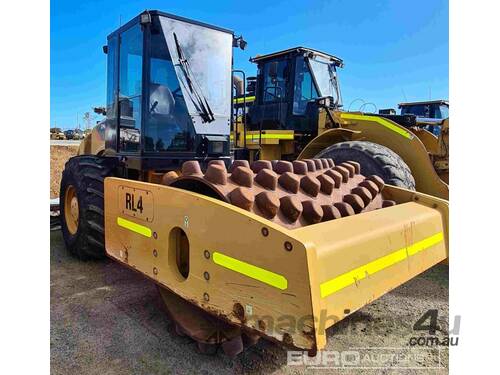 2010 CAT CP64 Single Drum Vibrating Padfoot Roller