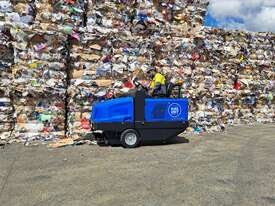 BUY NEW CONQUEST INDUSTRIAL BATTERY ELECTRIC FLOOR SWEEPER WITH WATERPROOF FILTER * MELBOURNE VIC - picture0' - Click to enlarge