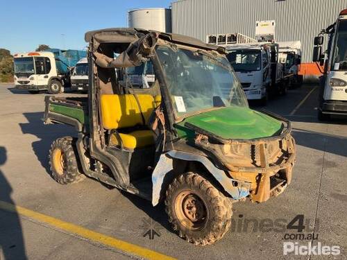 John Deere Gator