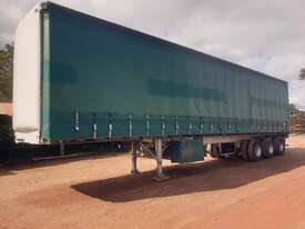 Tautliner Tri axle semi trailer  - picture0' - Click to enlarge