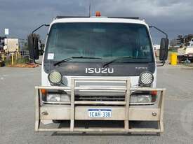 Isuzu NPR - picture0' - Click to enlarge