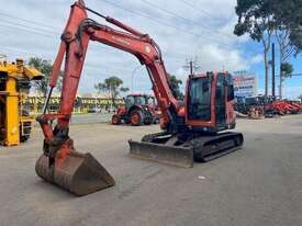 Kubota KX030-3S Excavator - picture2' - Click to enlarge