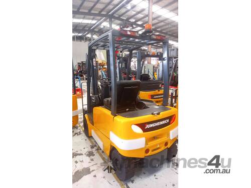 JUNGHEINRICH Refurbished Battery Electric Forklift with 4.8m Triple Mast