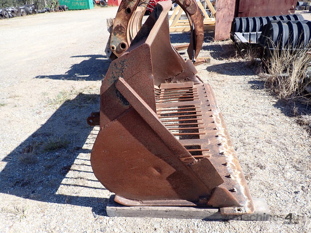 Used custom built Skeleton bucket for firewood Wheel Loader Bucket in