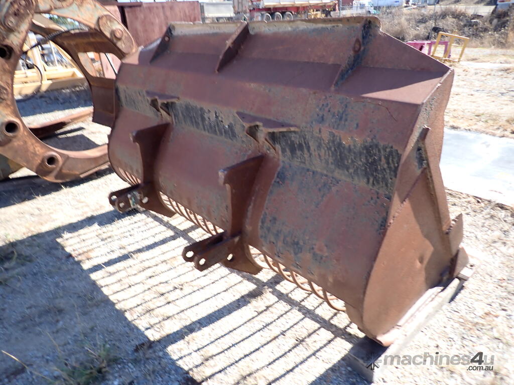 Used custom built Skeleton bucket for firewood Wheel Loader Bucket in ...