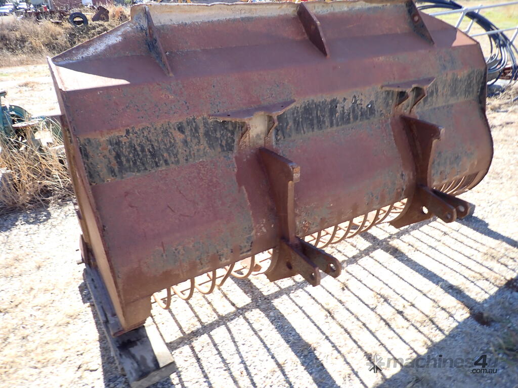 Used custom built Skeleton bucket for firewood Wheel Loader Bucket in ...