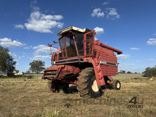 WHITE 8900 WITH 22 FOOT WHITE FRONT 