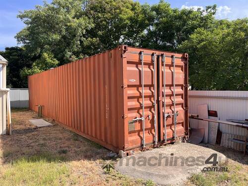 caption 40FT SHIPPING CONTAINER