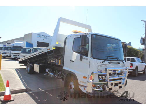 NEW HINO FE 500 AUTOMATIC ON AIR SUSPENSION WITH TILT TRAY!