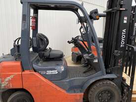Toyota 2013 Toyota 32-8FG25 2.5tonne LPG forklift. Priced at $15,000 ex. GST - picture0' - Click to enlarge