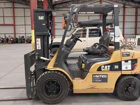 Caterpillar GP30NT - picture2' - Click to enlarge