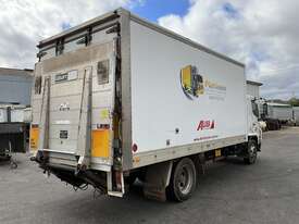 2005 Hino GD1J 4x2 Refrigerated Pantech - picture1' - Click to enlarge