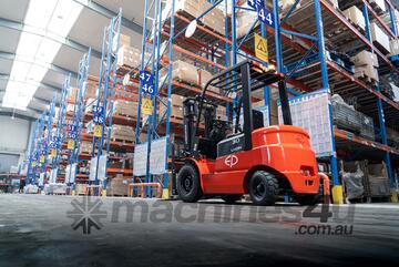 EP 3t FORKLIFT EFX302-Electric 80V 4500 mm height