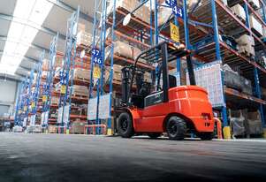 EP 3t FORKLIFT EFX302-Electric 80V 4500 mm height