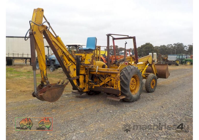 (6757) Massey Ferguson Backhoe FEL (Carisbrook, VIC)