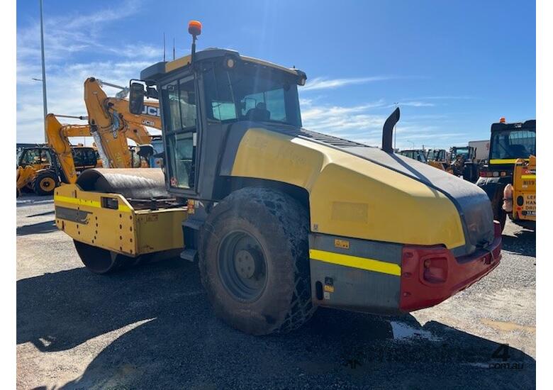 caption 2014 DYNAPAC CA4600D SMOOTH DRUM ROLLER U4635