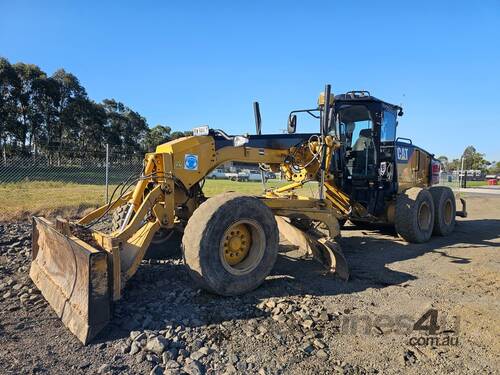 2013 CATERPILLAR 12M VHP PLUS GRADER WITH FRONT BLADE