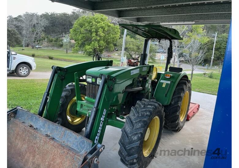 caption 2015 Tractor John Deere 5075E