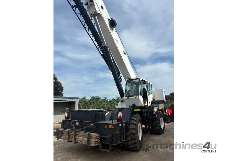 caption Rough Terrain Grove RT600E