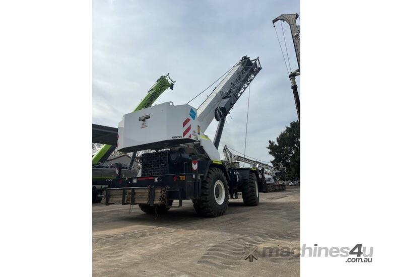caption Rough Terrain Grove RT600E