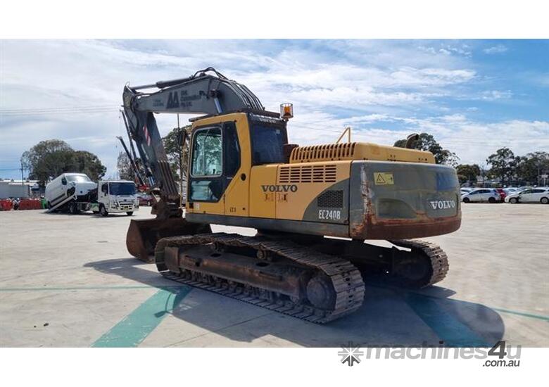 caption Volvo EC240BLC