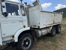 VOLVO F717  TIPPER - picture2' - Click to enlarge