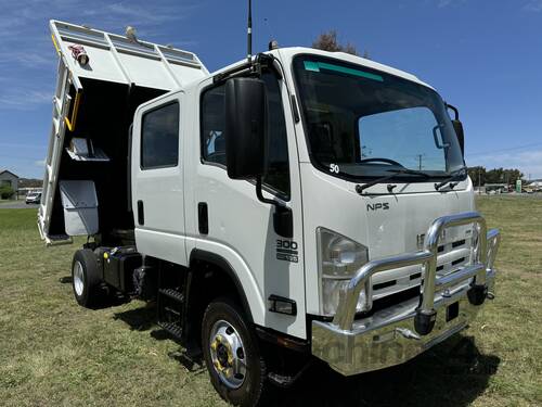 Isuzu NPS300 4x4 Crewcab Tipper Truck.