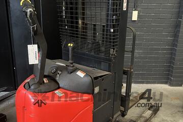 Linde Electric 1.5 Tonne Walk Behind Reach Stacker