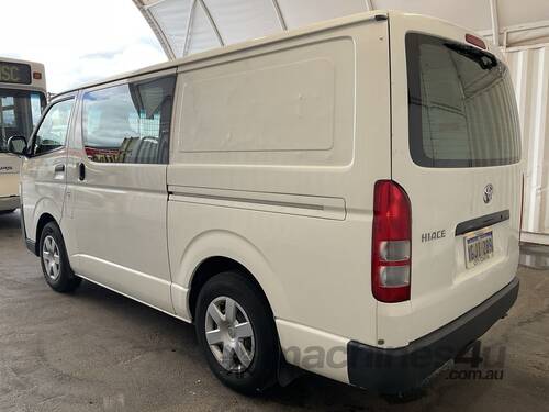 2017 Toyota Hiace  Petrol