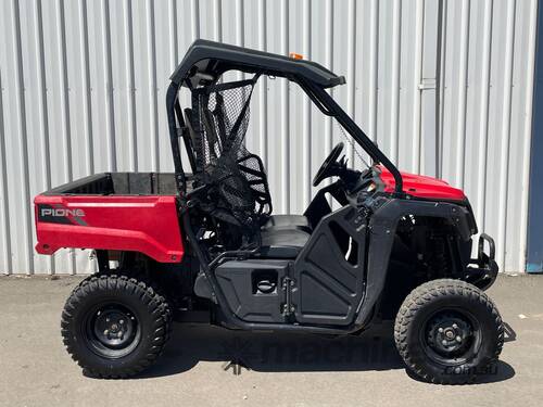 caption 2021 Honda Pioneer ATV/VTT