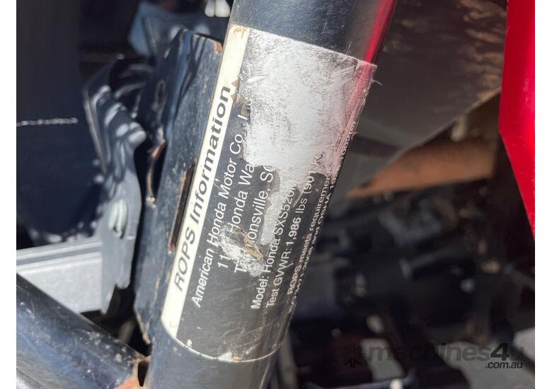 caption 2021 Honda Pioneer ATV/VTT