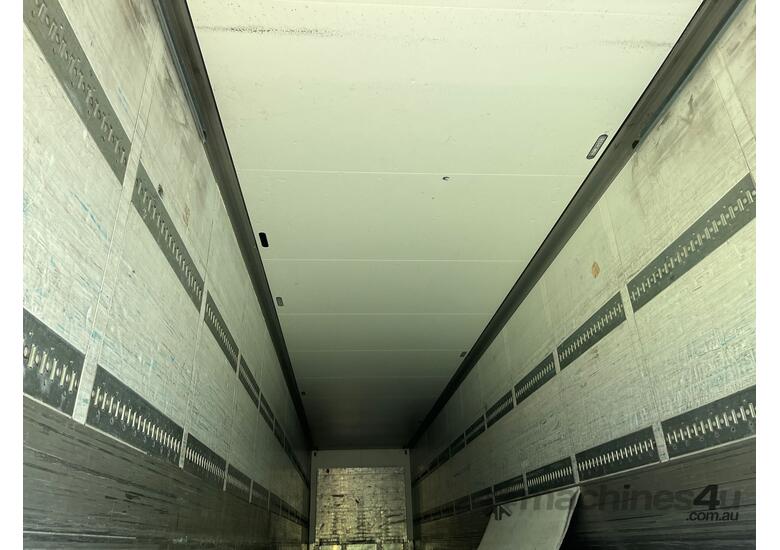caption 2013 Schmitz ST3 Tri Axle Pantech Trailer