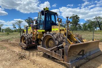 2003 Caterpillar 825G II Soil Compactor